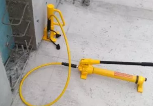 中建三局對(duì)液壓爪式千斤頂進(jìn)行創(chuàng)新利用