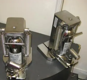 無(wú)塵車間裝修就用不銹鋼爪式千斤頂