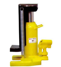 優(yōu)偉千斤頂防雨工作